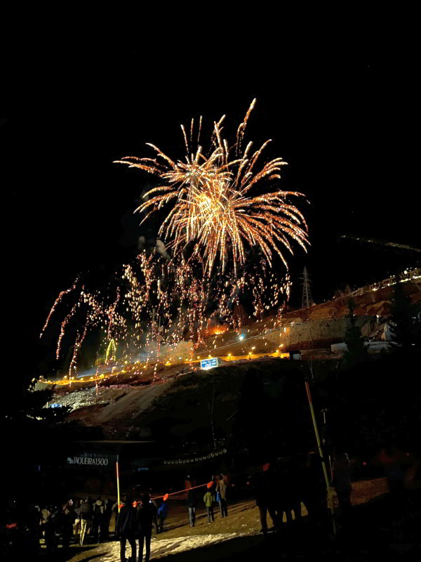 Baqueira Beret se iluminó con los fuegos artificiales para finalizar el año Baqueira Beret se iluminó con los fuegos artificiales para finalizar el año