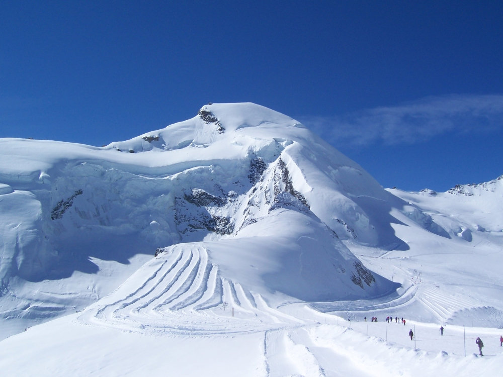 Esto es lo que ves al llegar a la parte más alta de las estación, el pico del Allalinhorn situado a 4.027 m
