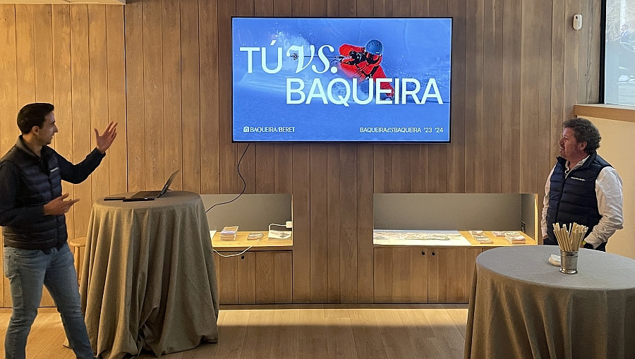 Pep Casasayas Jefe de Marketing a la izqda. y Xavi Ubeira Director Comercial a la derecha, durante Presentación de la Tempora 2023-24 Baqueira Beret