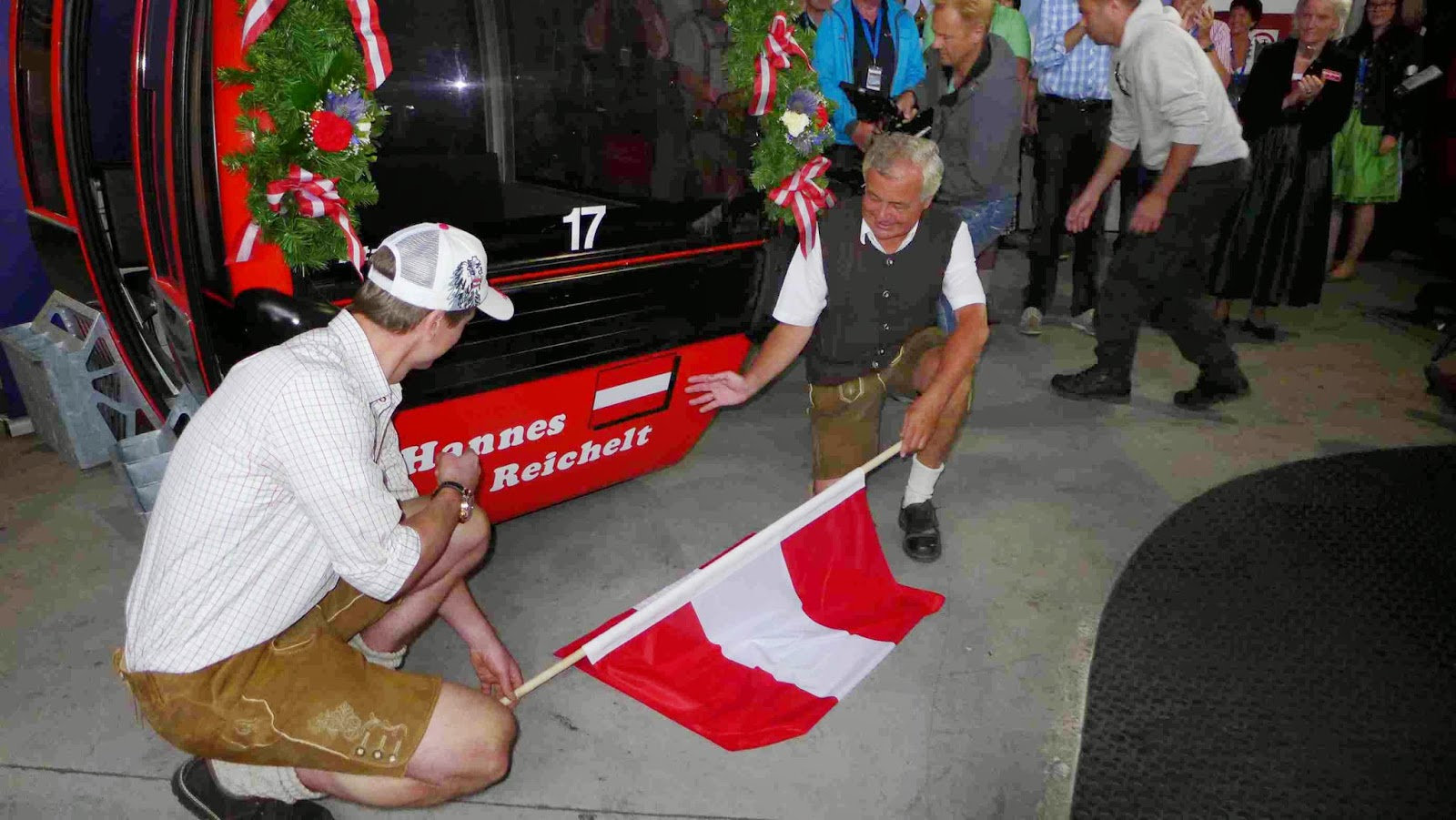 On the 28th of June 2014 Hahnenkamm Downhill winner Hannes Reichelt attended the presentation of the gondola named in his honor.